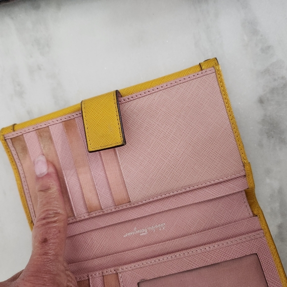 Salvatore Ferragamo Yellow Wallet On Chain - Picture 11 of 13